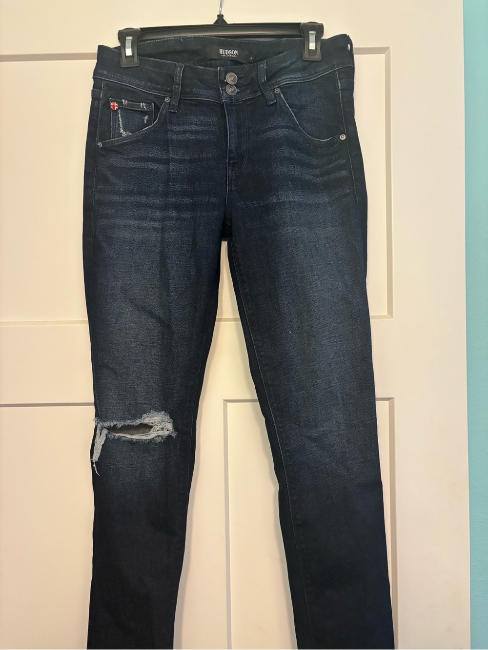 Hudson Jeans Dark Blue Skinny Jeans with Distressed Knee
